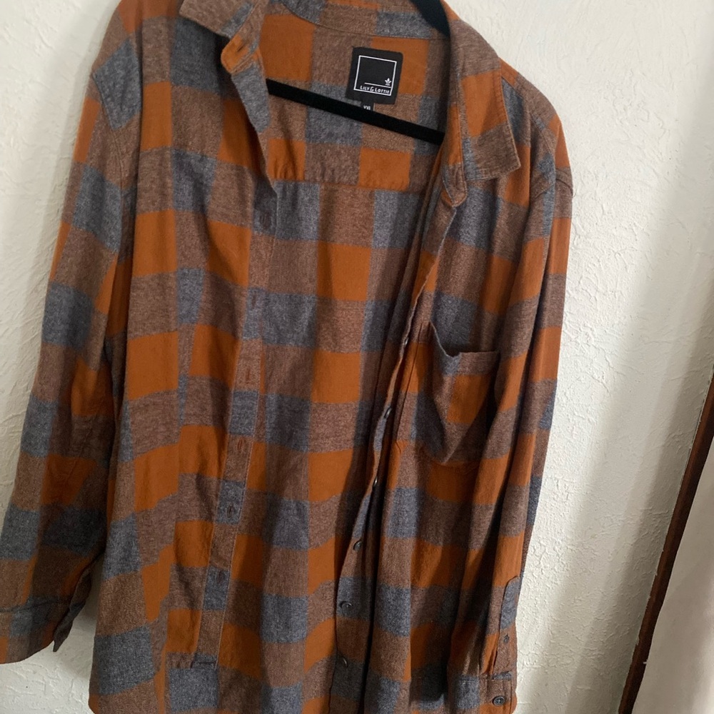 Orange and Gray Button Down Shirt with Collared Design